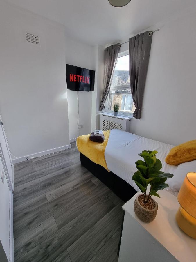 23 Woodhouse Villa Stoke-on-Trent Bagian luar foto